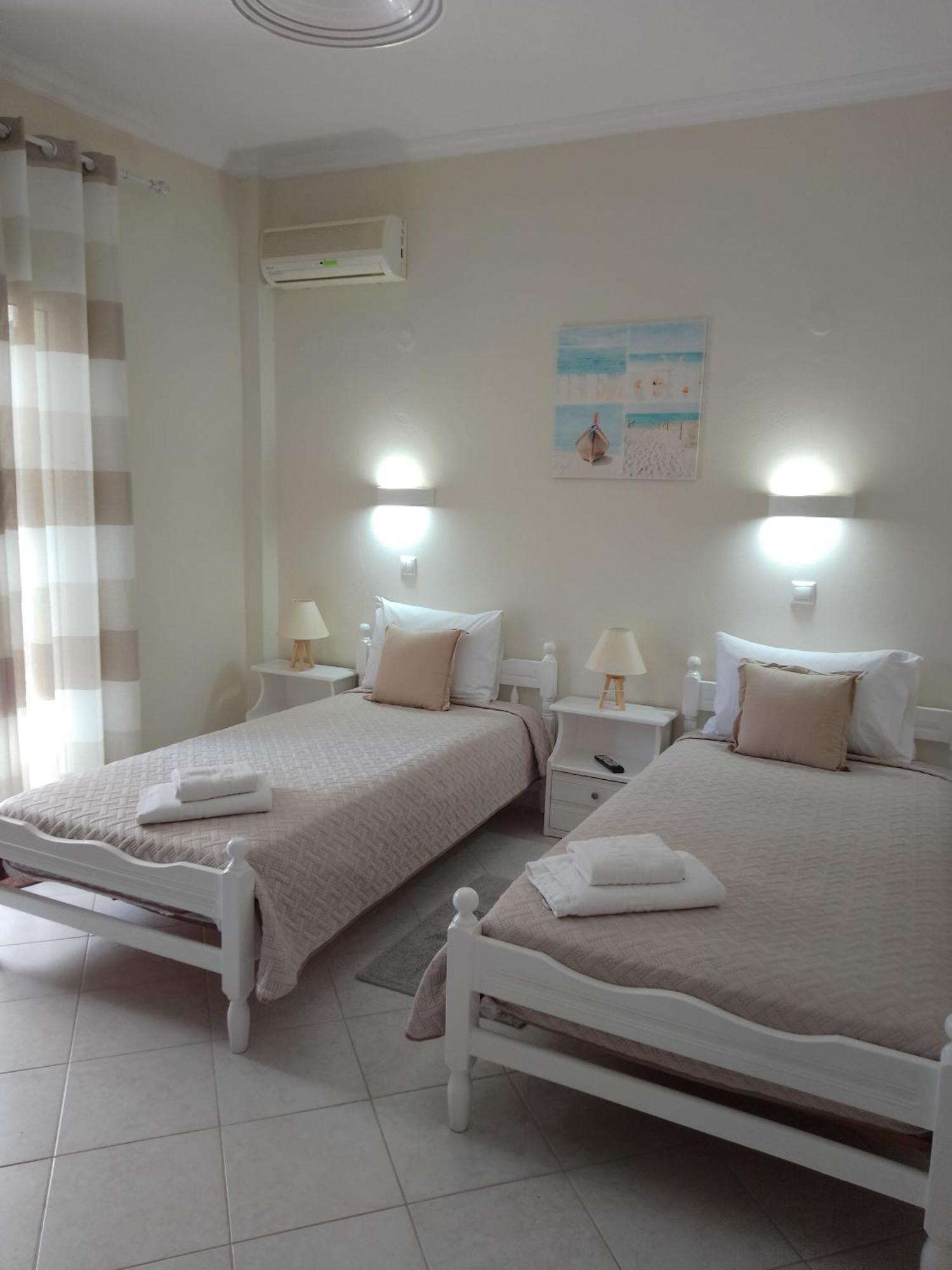 Vicky'S Guesthouse 卡沃斯 外观 照片